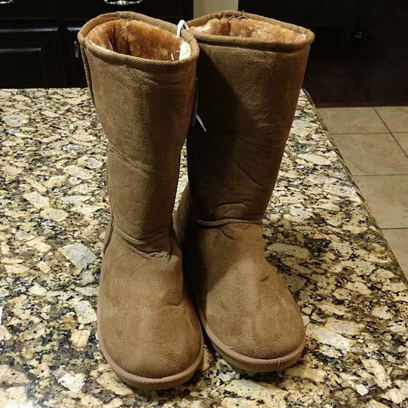 Fur Boots - Picture 2 of 8